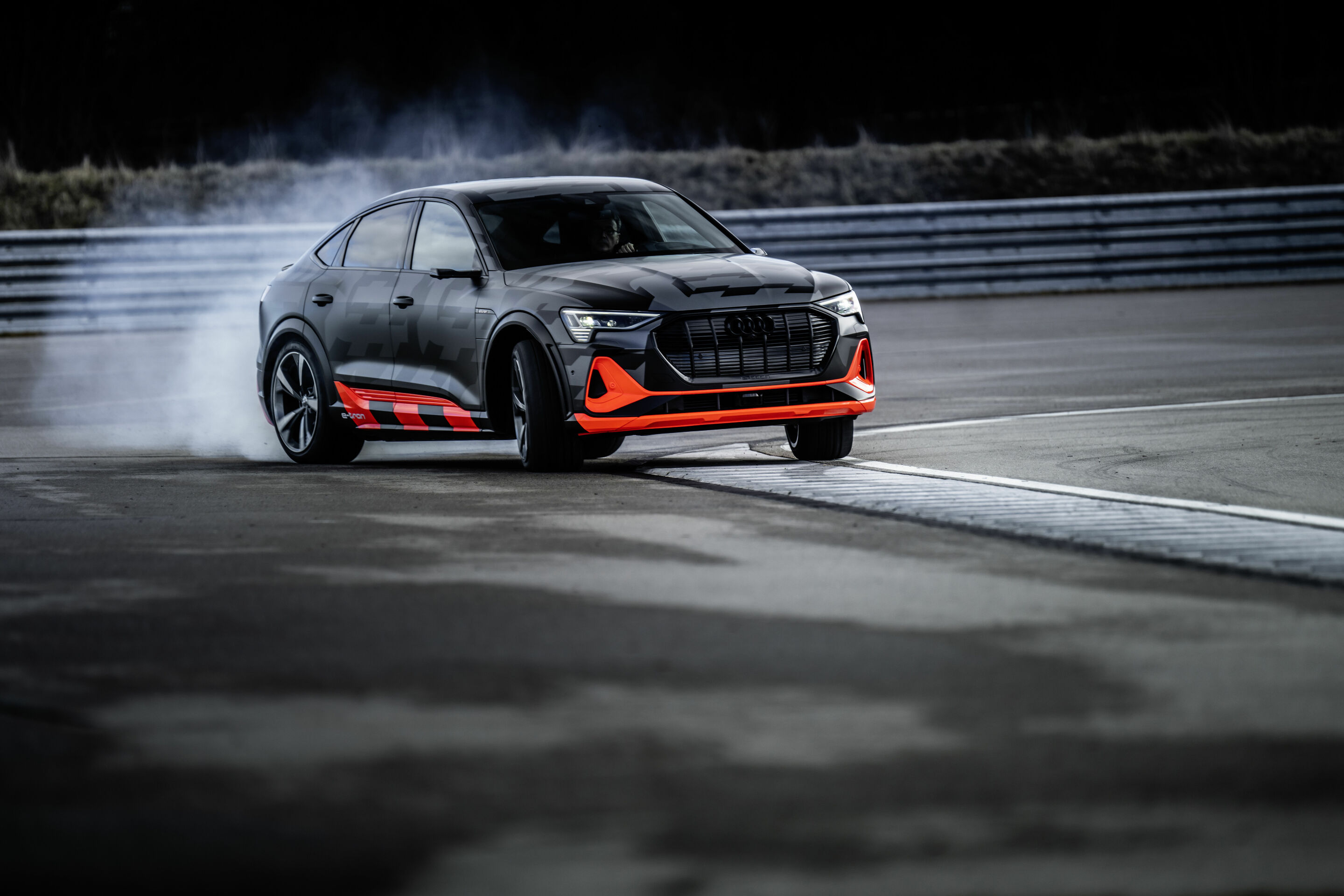 Audi e-tron S - Dynamic photo