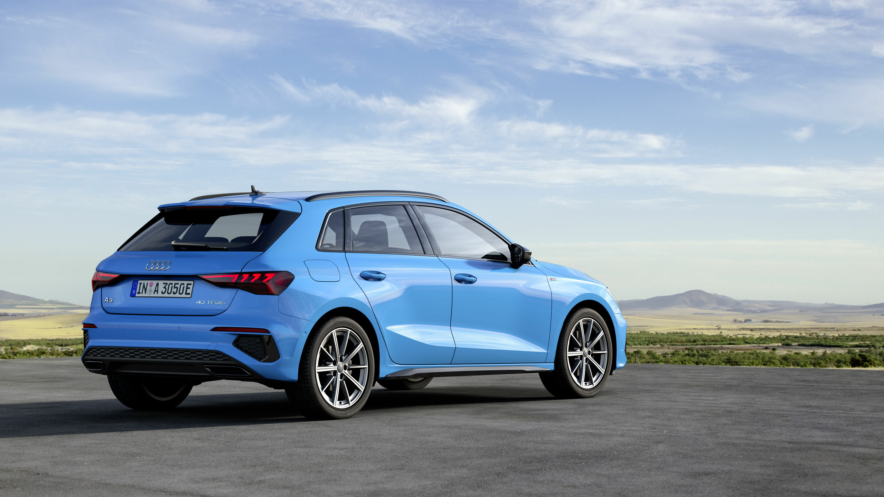 Audi A3 Sportback 40 TFSI e - Static photo,
Colour: Turbo blue
