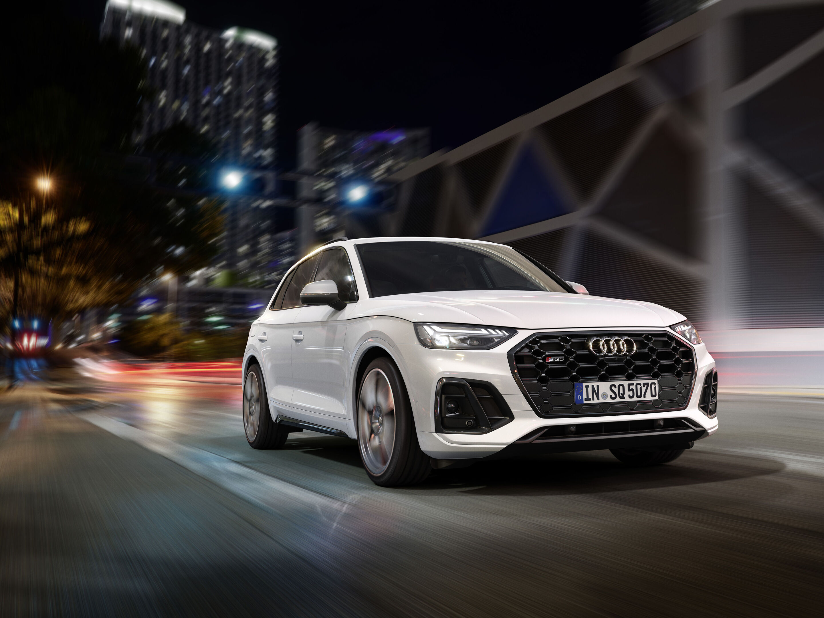 Audi SQ5 TDI (until 2024) - Dynamic photo,
Colour: Glacier white