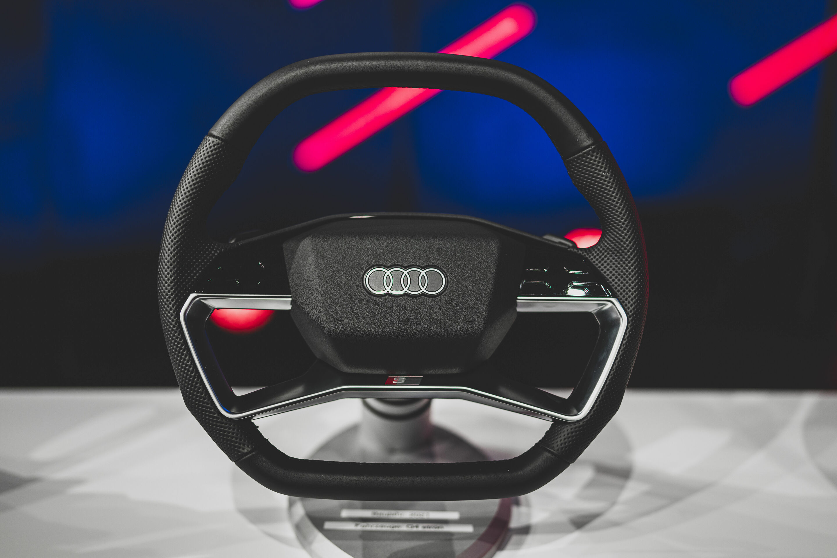 Audi TechTalk Steering - Steering wheel 2021 in the Audi Q4 e-tron
