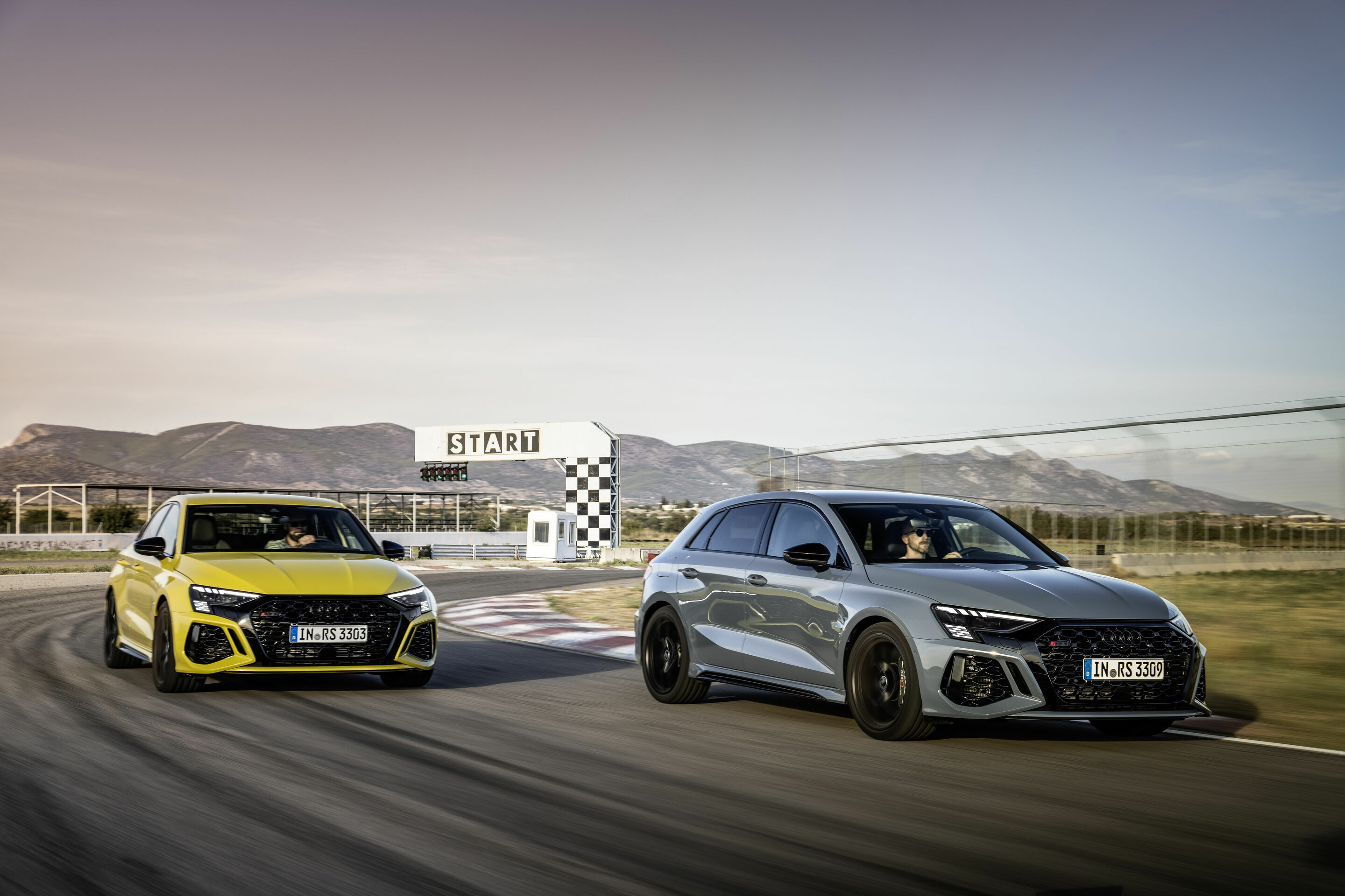 Audi RS 3 Sedan / Audi RS 3 Sportback - Dynamic photo,
Color: Python yellow, kemora gray