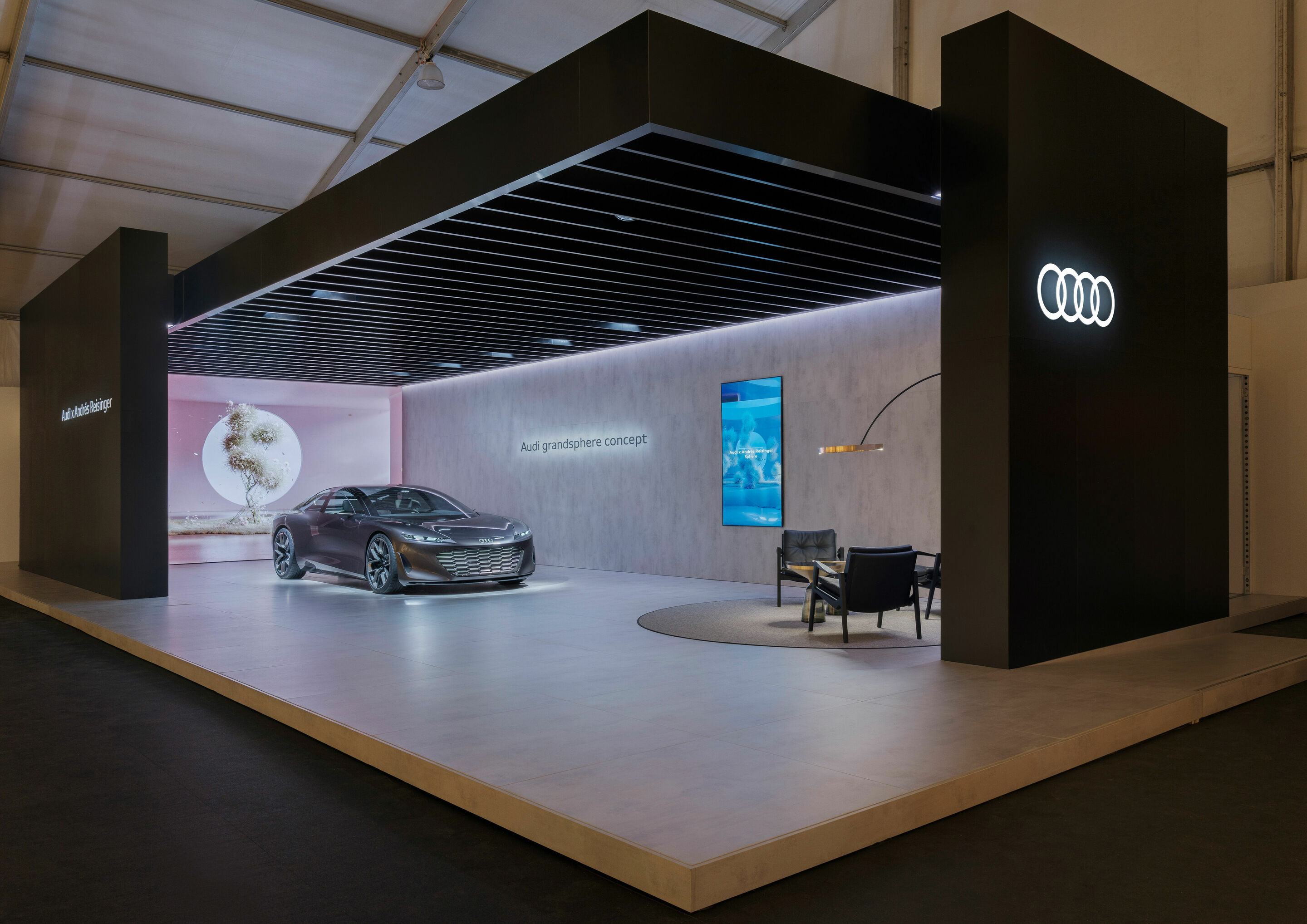 Audi at Design Miami/: Immersive and experiential spheres in digital art - Audi at Design Miami: Andrés Reisinger creates the first digital artwork for Audi, inspired by the design of the Audi grandsphere concept study.