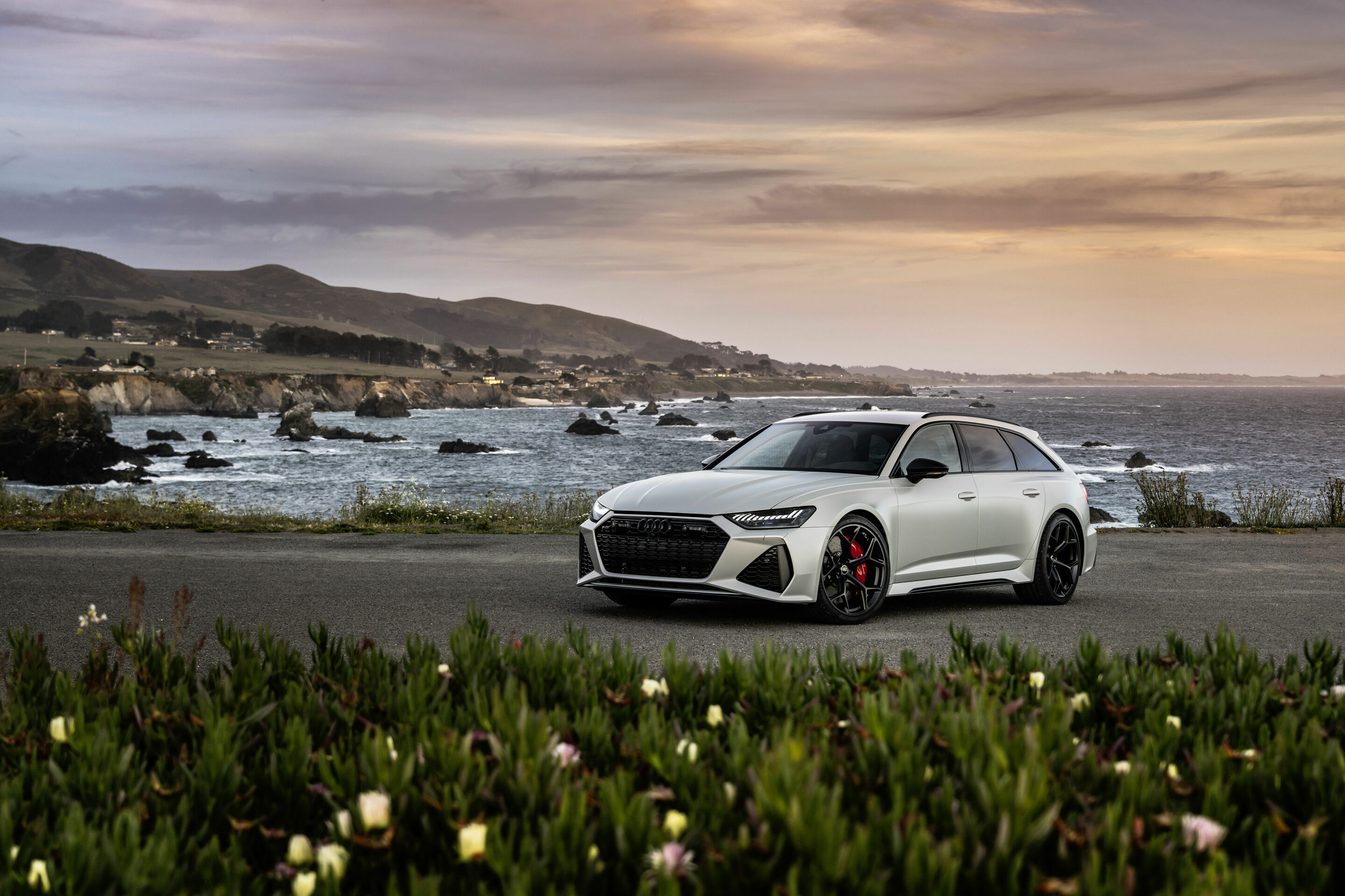 Audi RS 6 Avant performance - Static photo,
Colour: Dew Silver