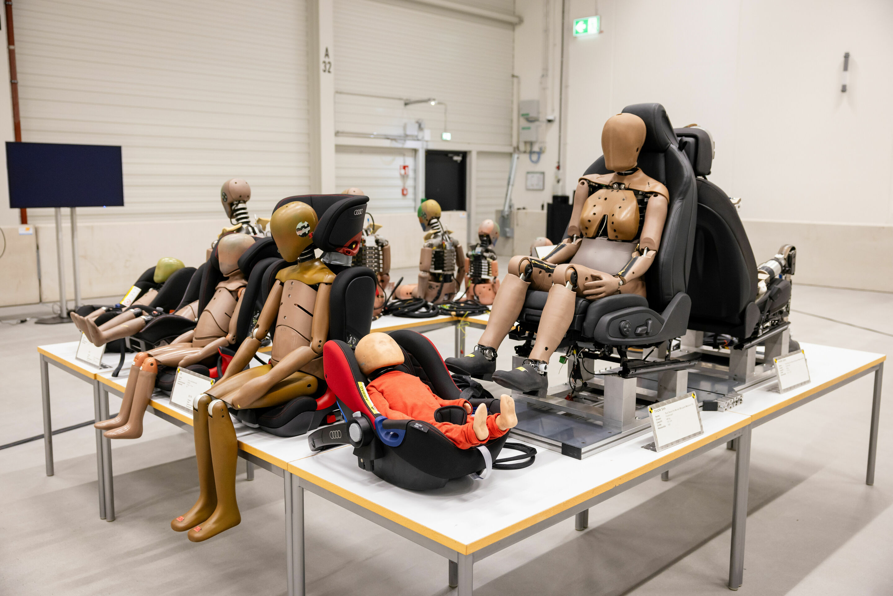Audi opens new vehicle safety center - From small to large: the family of crash test dummies in different sizes