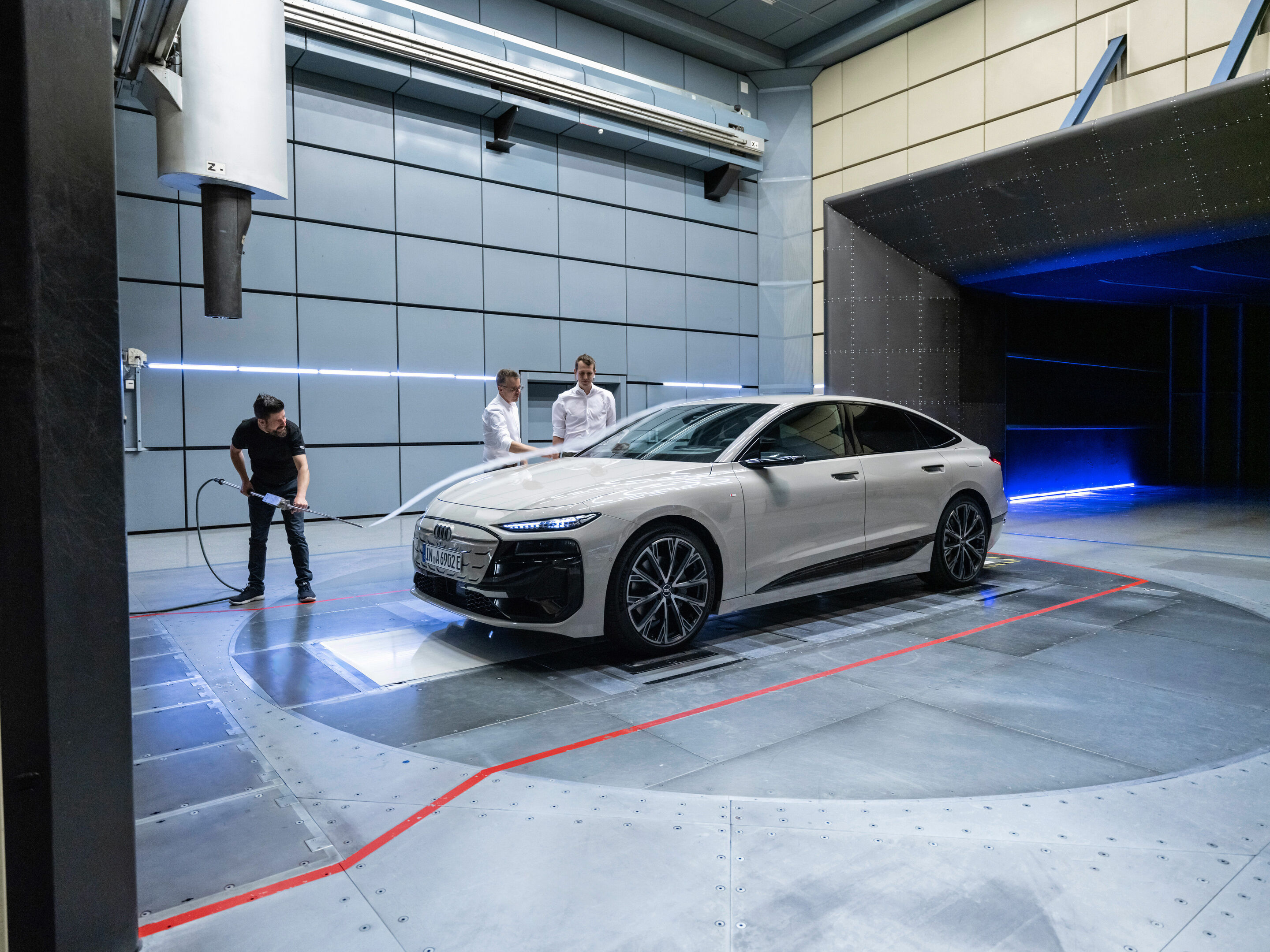 Meticulous attention to detail on the A6 Sportback e-tron - Meticulous attention to detail on the A6 Sportback e-tron: wheel designer Andreas Valencia Pollex and aerodynamics developers Andreas Lauterbach and Matteo Ghelfi (from left to right) are making...
