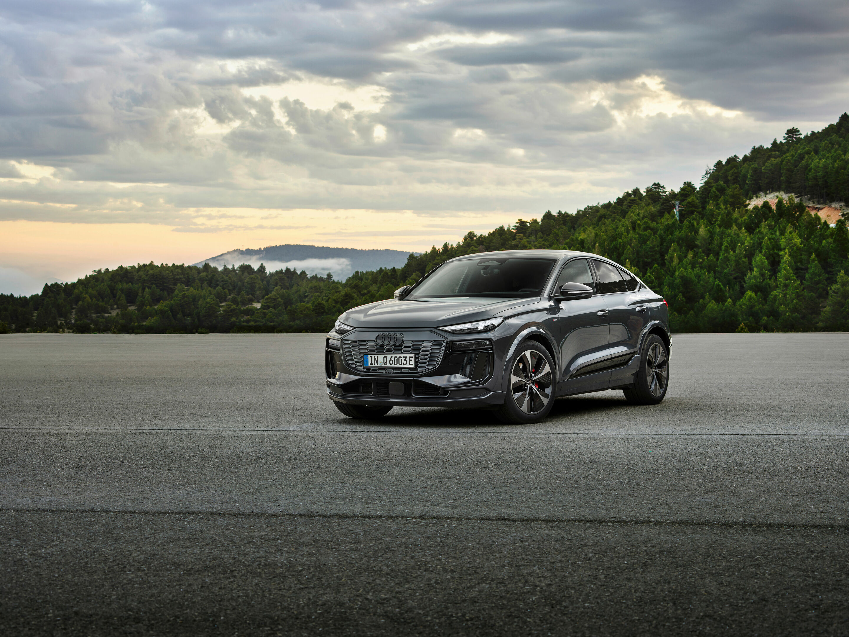 Audi Q6 Sportback e-tron - Static photo,
Colour: Magnet gray
