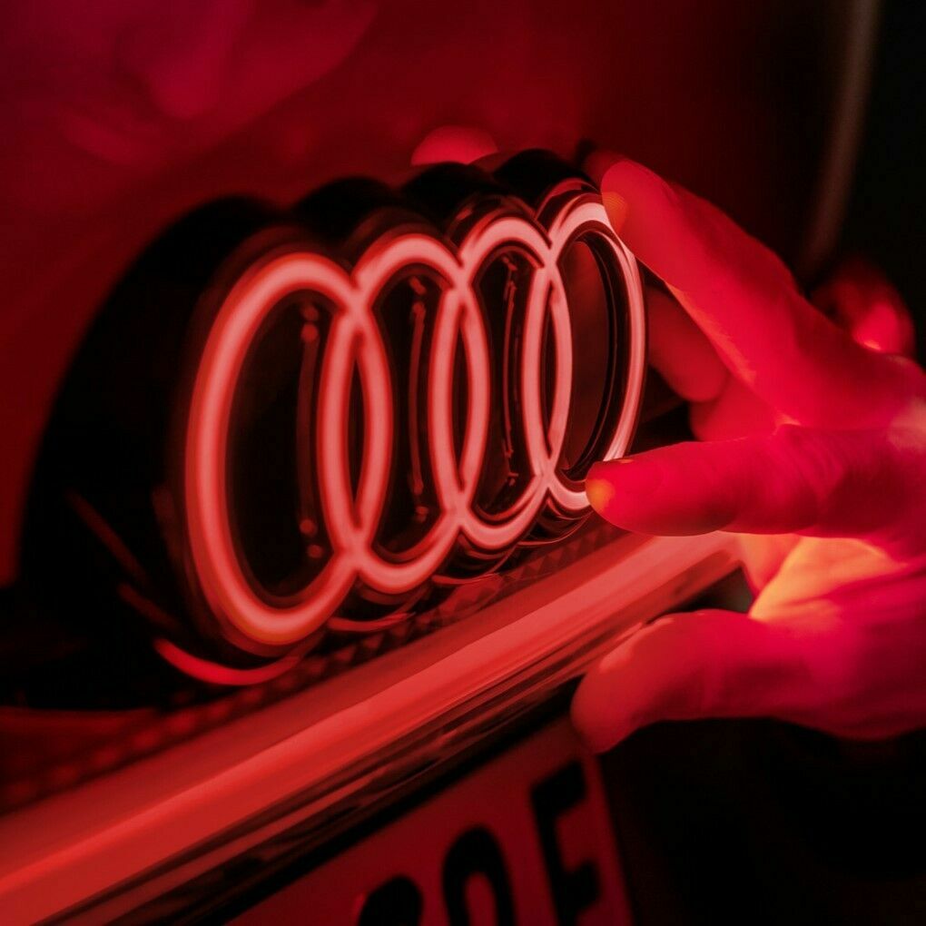 Topic Teaser Audi at a glance - Illuminating insights!