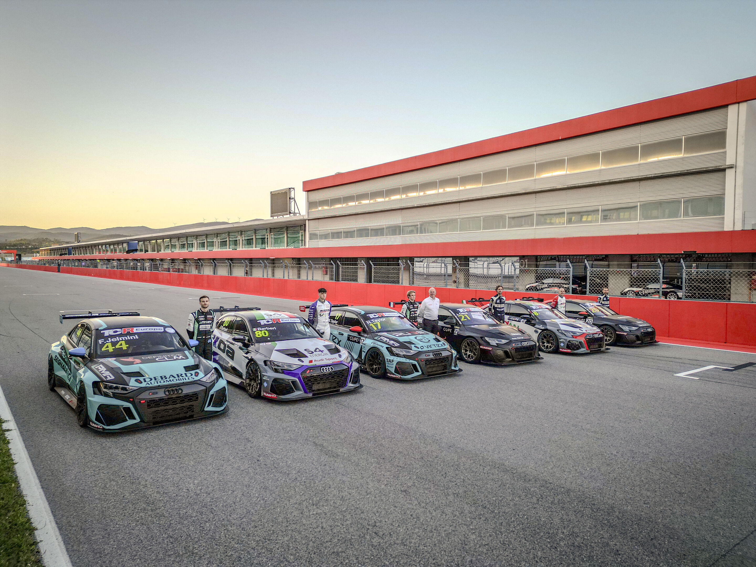 TCR Europe 2025 - Audi RS 3 LMS #44 (PMA Motorsport), Felice Jelmini
Audi RS 3 LMS #80 (Aikoa Racing), Filippo Barberi
Audi RS 3 LMS #17 (PMA Motorsport), Nicolas Taylor
Audi RS 3 LMS #21 (Team Clairet Sport), Jimmy Clairet
Audi RS 3 LMS #8 (Aikoa Racing),...